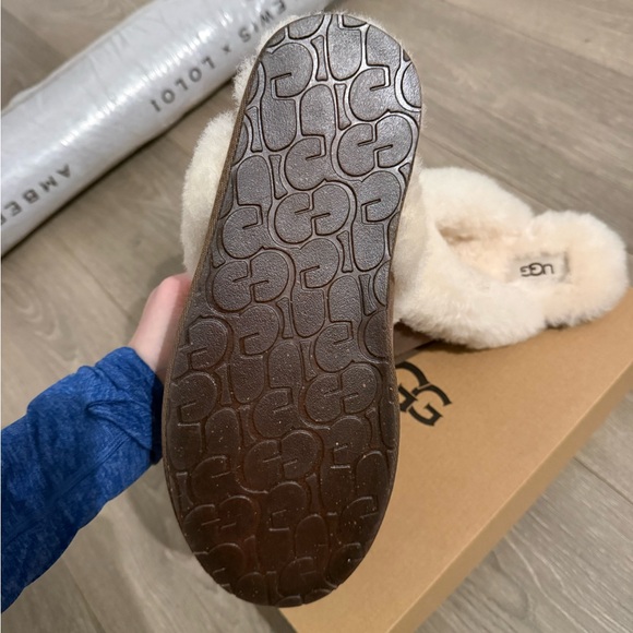 UGG scuffette slippers new without box - Picture 4 of 4